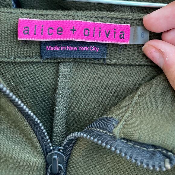 Alice + Olivia Green Ponte Knit Front Zip Leggings 6 - Picture 5 of 7